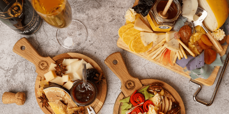 Oude Kaas vs. Overjarige Kaas: Decoding Aged Cheese Ripening